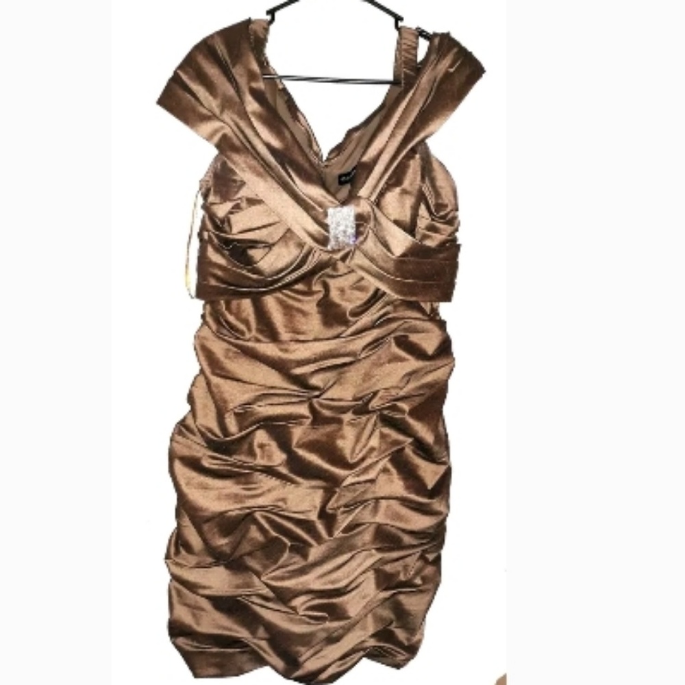 Cachet dress sz16  evening with broach  bronze bro